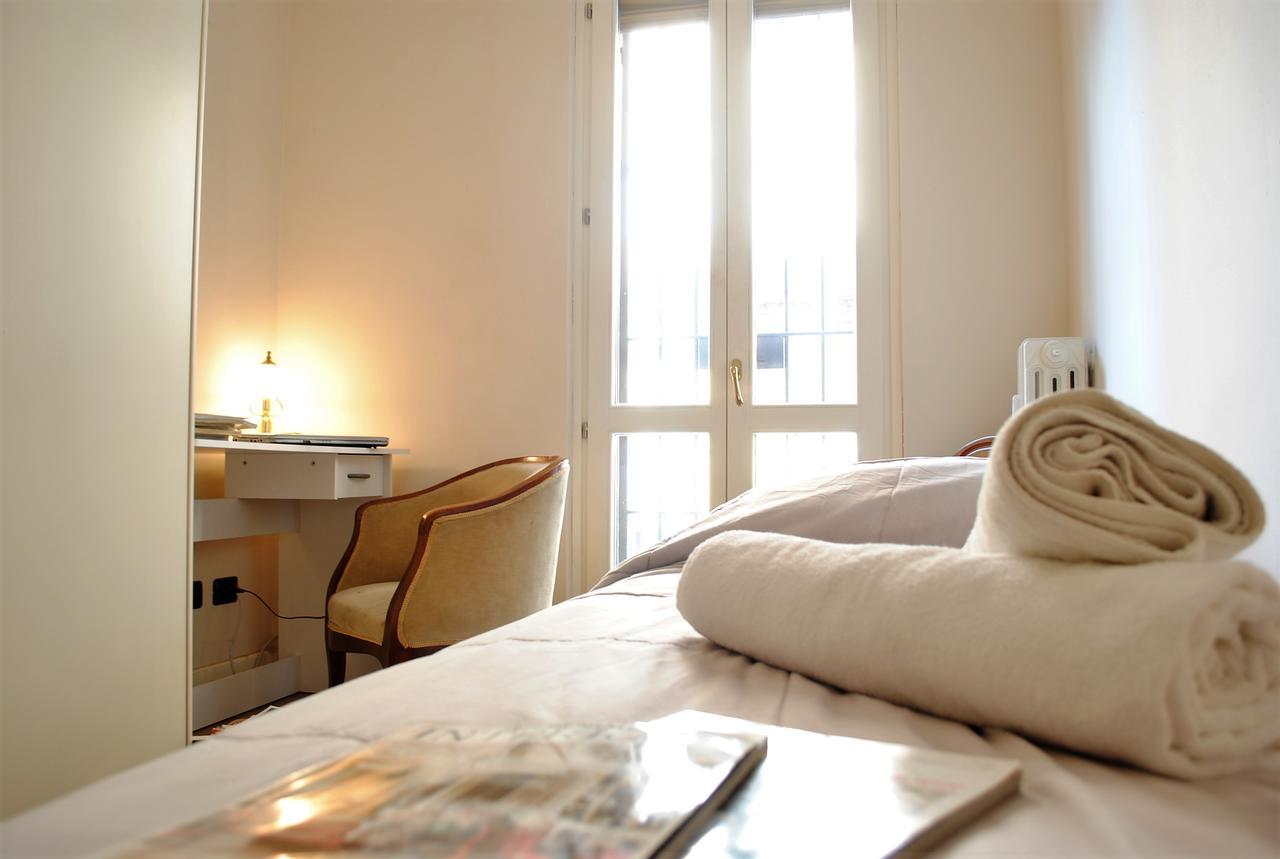 Dreaming Piazza Bra Rooms Verona Bagian luar foto