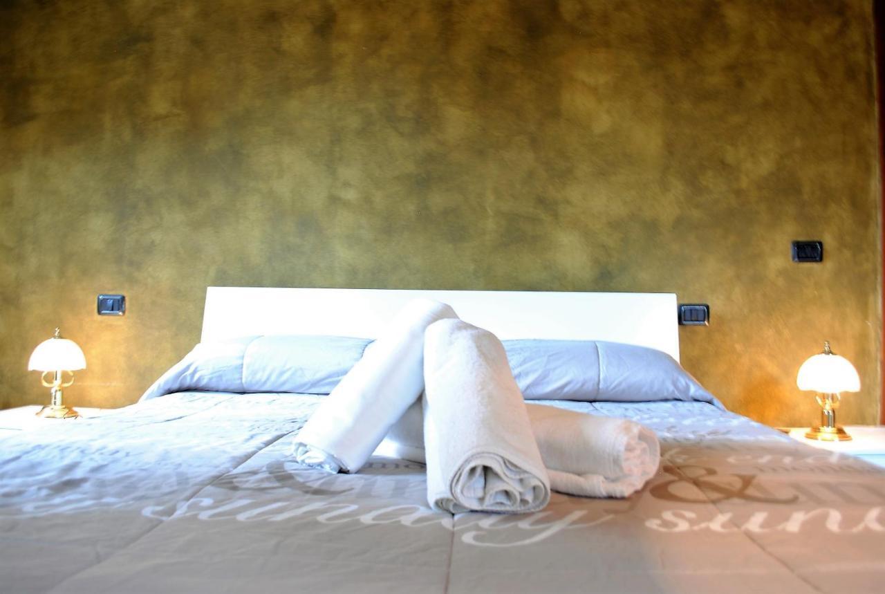 Dreaming Piazza Bra Rooms Verona Bagian luar foto