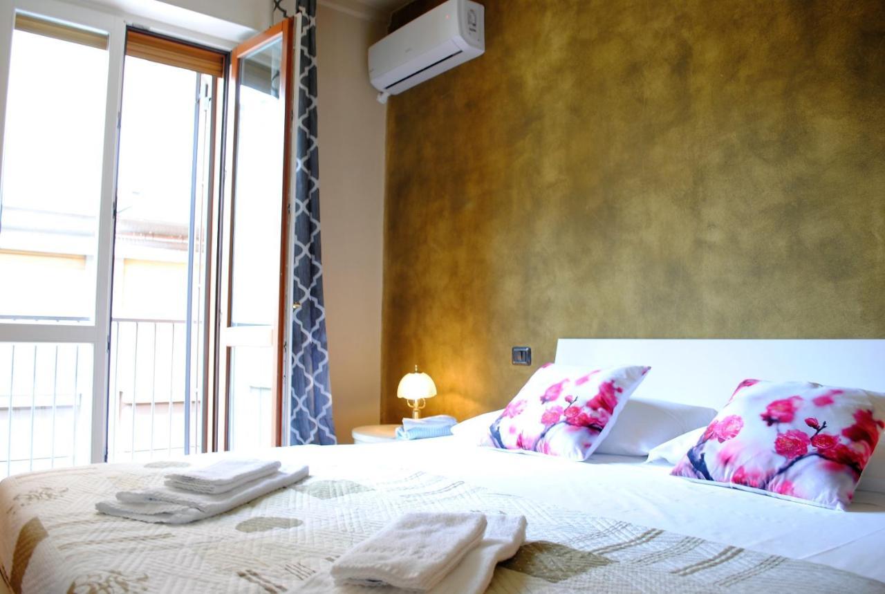 Dreaming Piazza Bra Rooms Verona Bagian luar foto