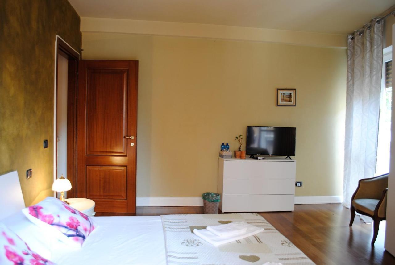 Dreaming Piazza Bra Rooms Verona Bagian luar foto