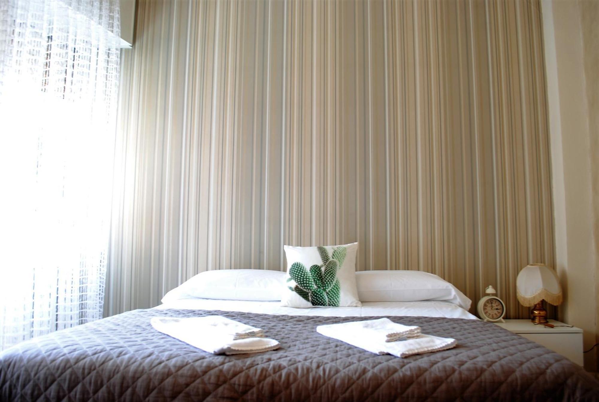 Dreaming Piazza Bra Rooms Verona Bagian luar foto